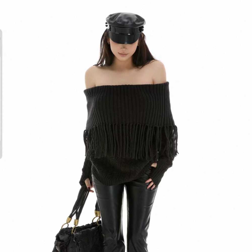 Off-Shoulder Fringe Sweater (super thick)